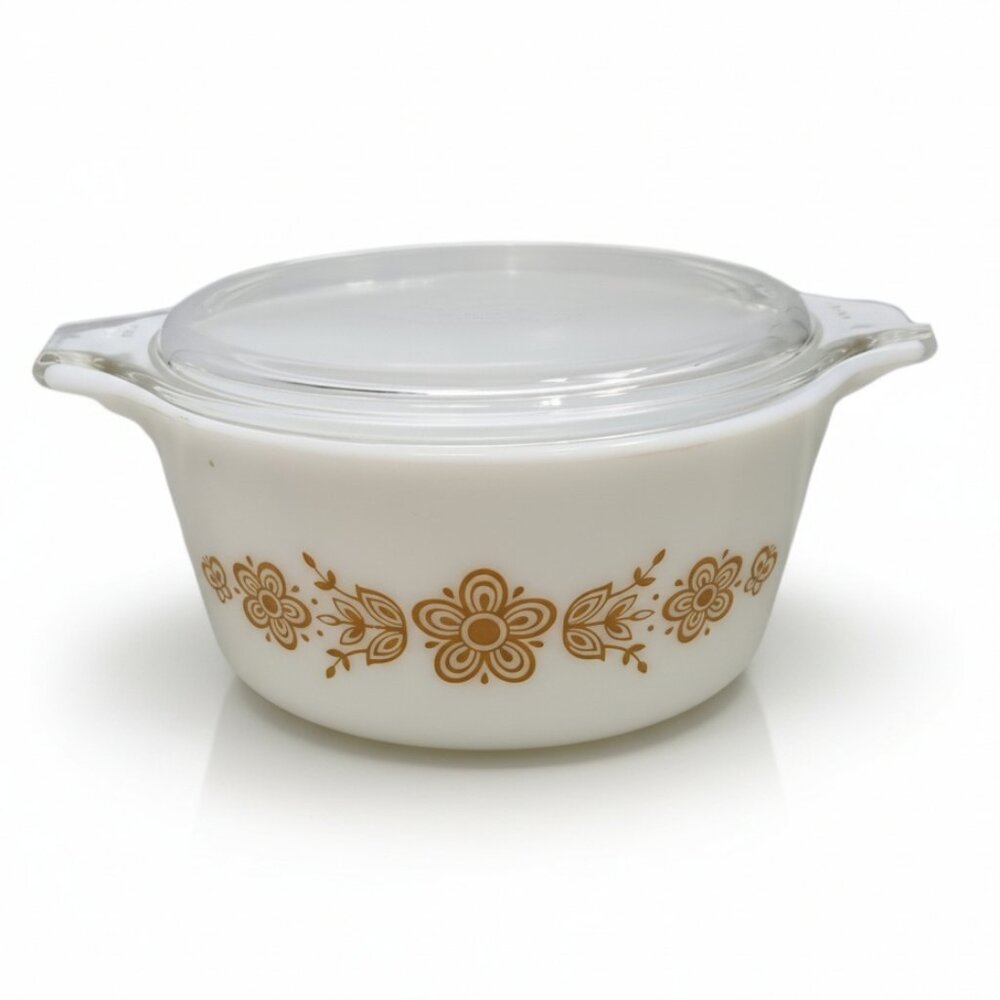 Vintage Pyrex Butterfly Gold Round Casserole Dish with Lid - Picture 2 of 11